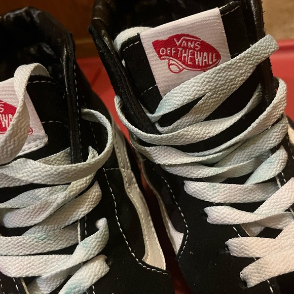 Vans Men’s Size 6 Women’s 7.5 Black and White High-Top Shoes - Picture 4 of 6